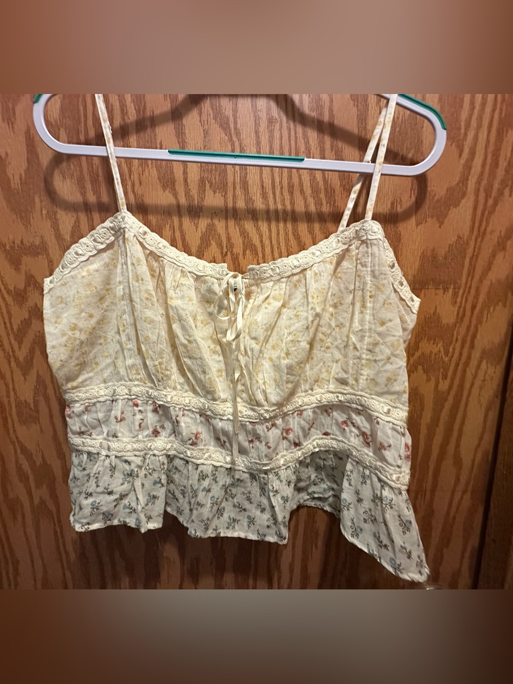 NWT American Eagle Outfitters Cream Floral Tiered Camisole